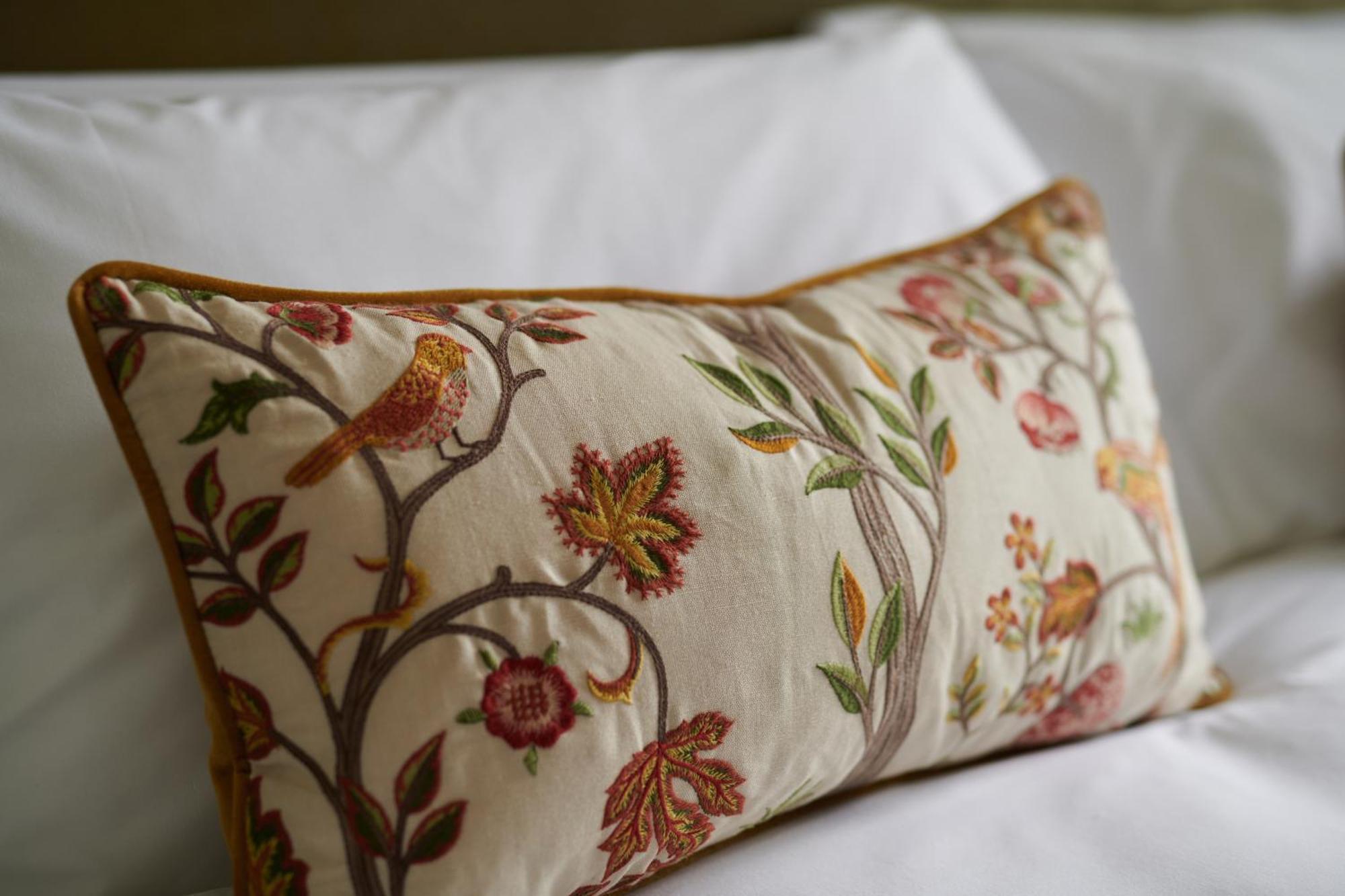 Carton House A Fairmont Managed Hotel Maynooth Ngoại thất bức ảnh A cushion